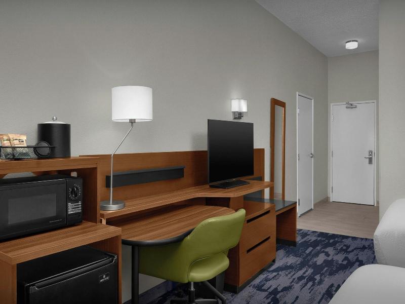 Fairfield Inn & Suites Emporia I-95 image