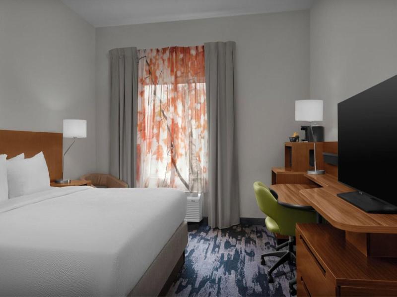 Fairfield Inn & Suites Emporia I-95 image