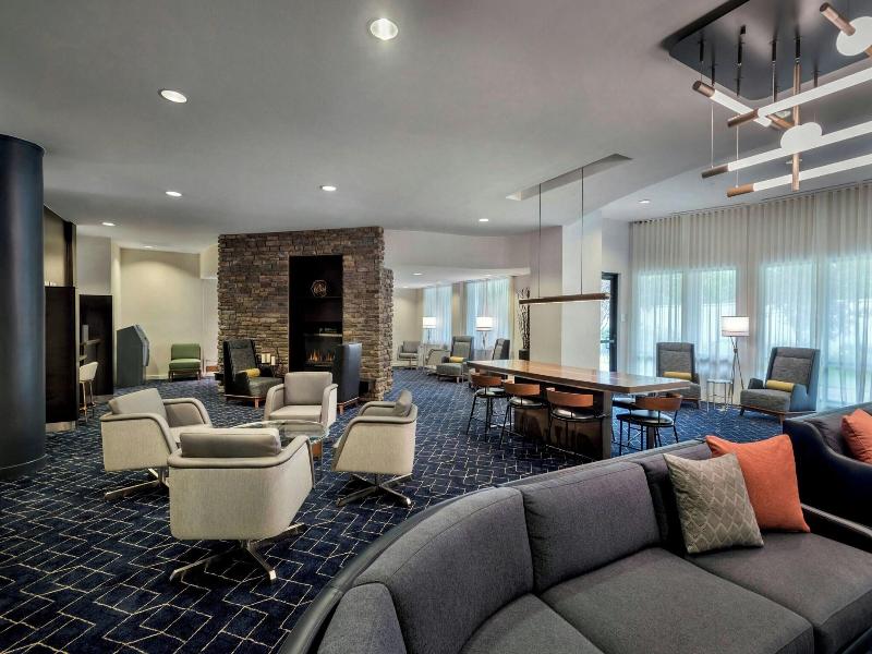 Courtyard Paramus image