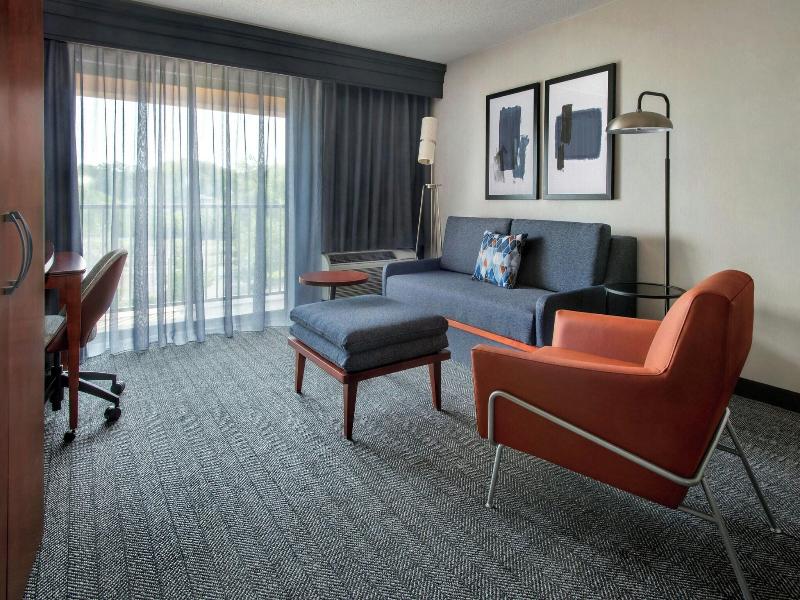 Courtyard Paramus image