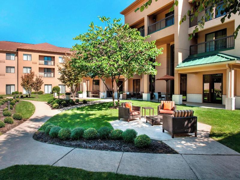 Courtyard Parsippany image