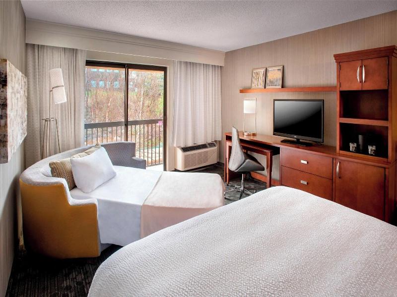 Courtyard Parsippany image