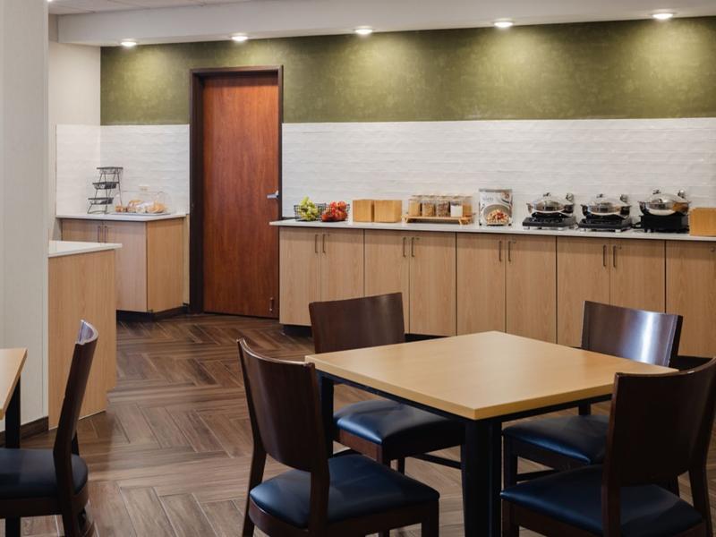Fairfield Inn & Suites By Marriott Fort Wayne — restaurant