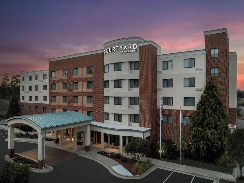 Courtyard Greensboro Airport image