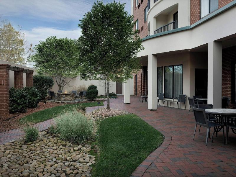 Courtyard Greensboro Airport image