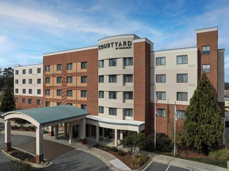 Courtyard Greensboro Airport image