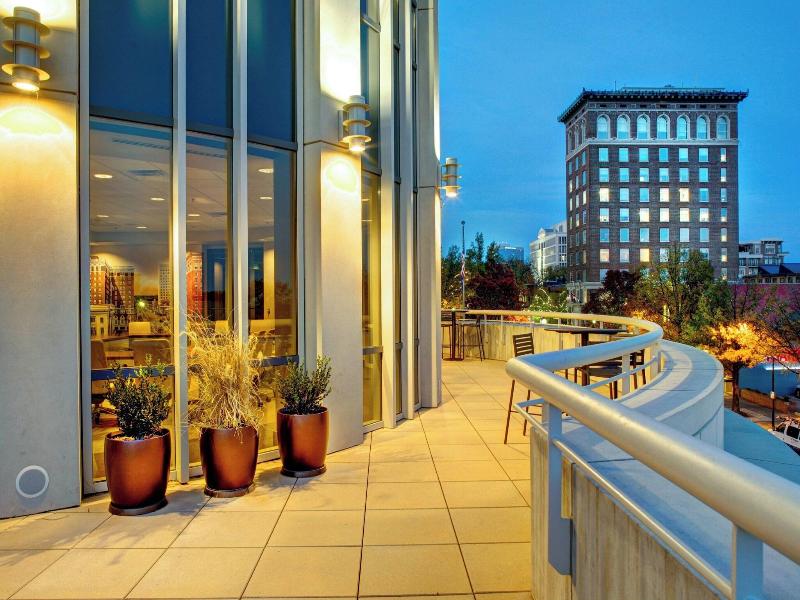 Courtyard by Marriott Greenville Downtown image