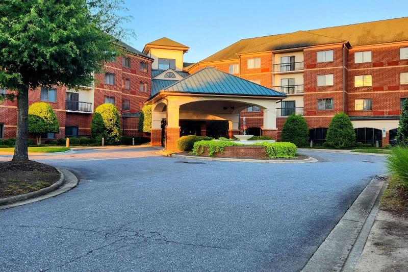 Courtyard Hickory image