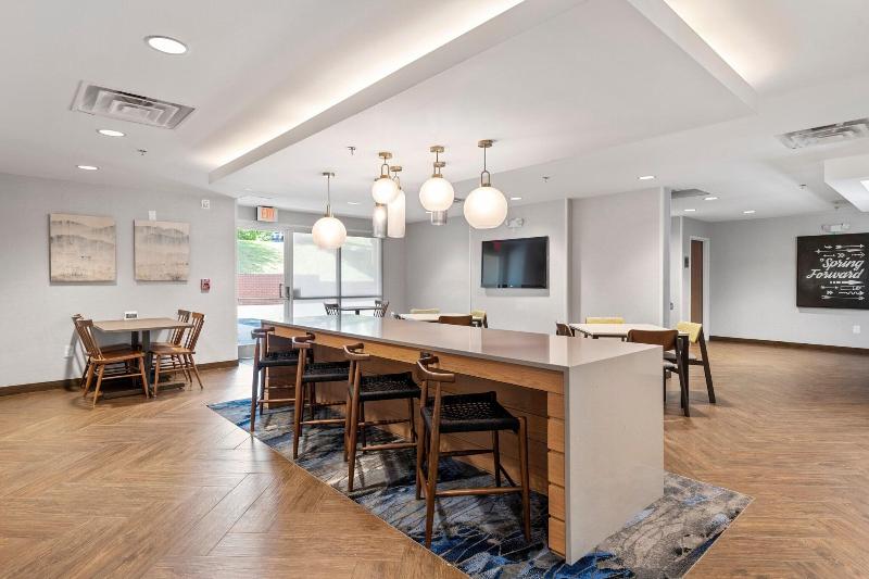 Fairfield Inn & Suites Hickory image