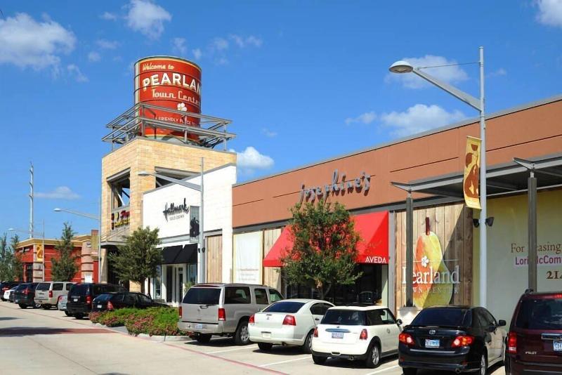 Courtyard Houston Pearland image