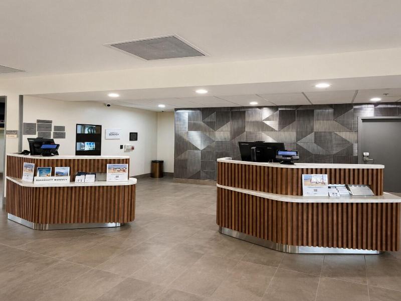Courtyard Houston Hobby Airport image