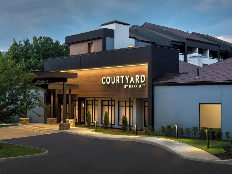 Courtyard Norwalk image