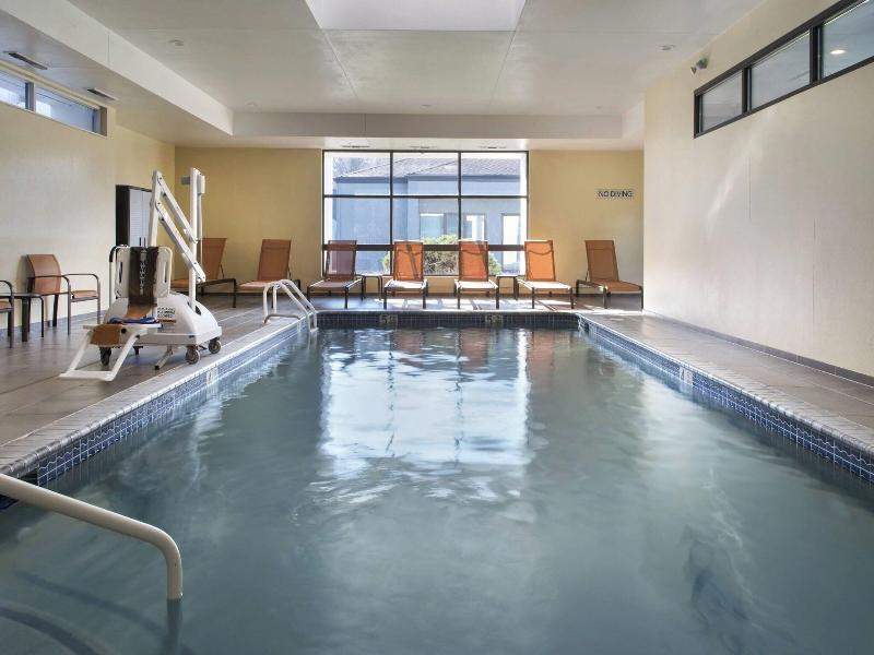 Courtyard Norwalk image