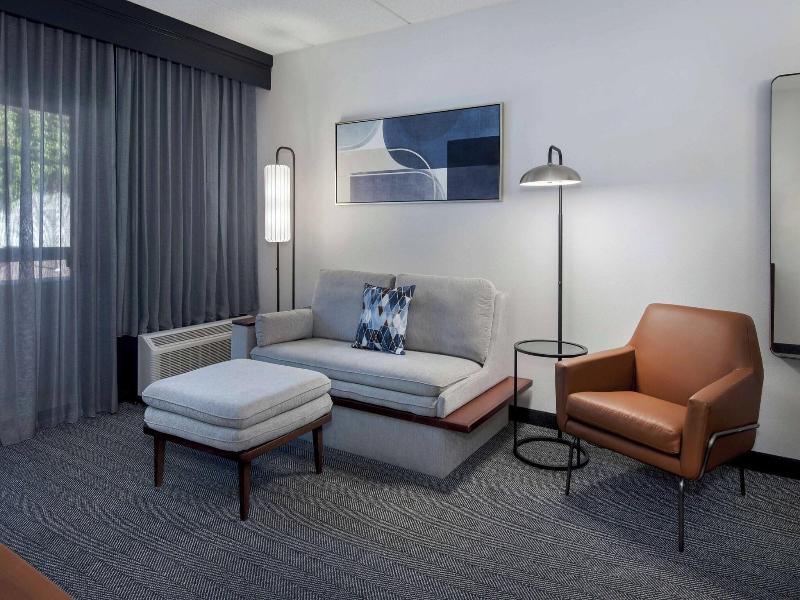 Courtyard Norwalk image