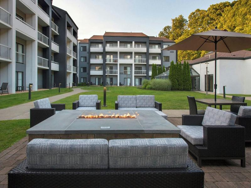 Courtyard Norwalk image