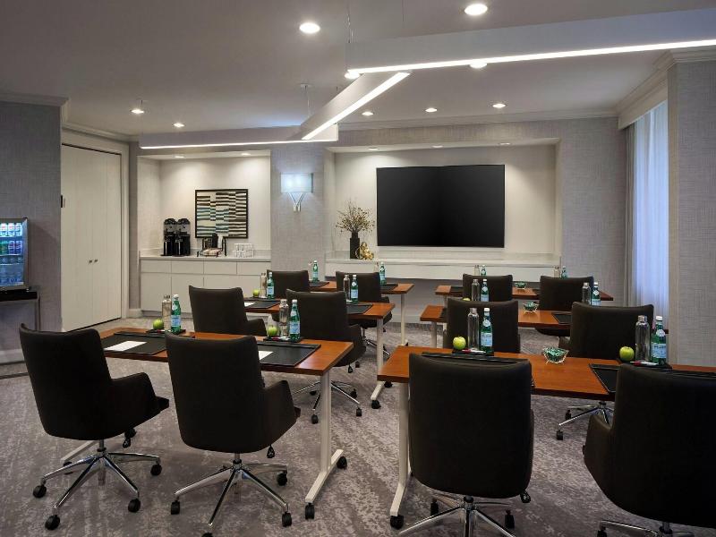 Washington Dulles Marriott Suites image