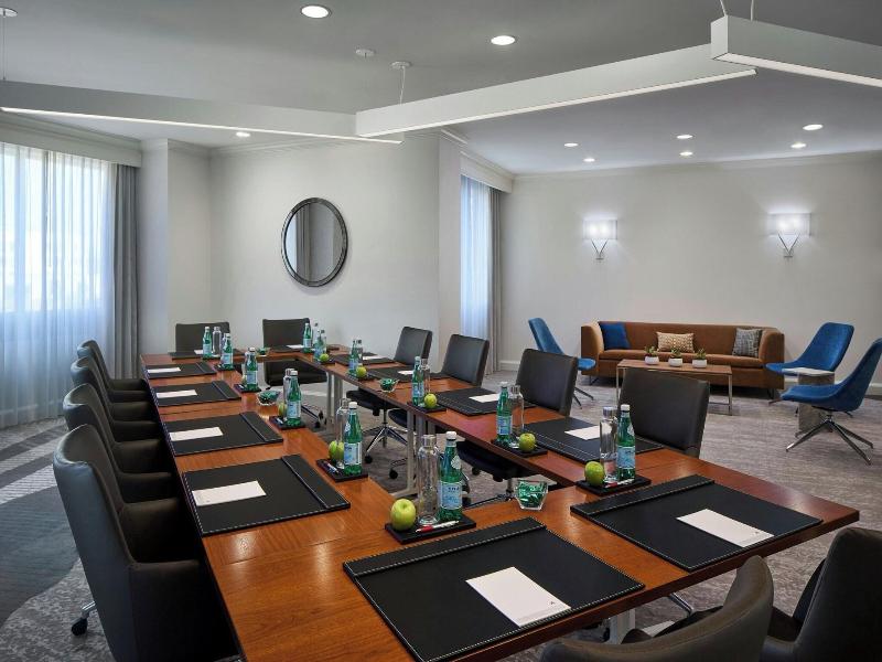 Washington Dulles Marriott Suites image