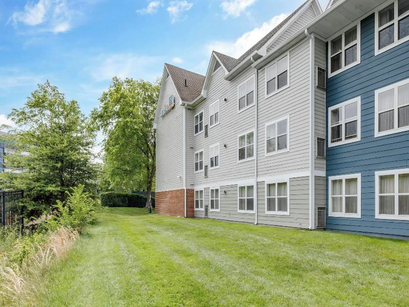 Sonesta ES Suites Fairfax Fair Lakes image