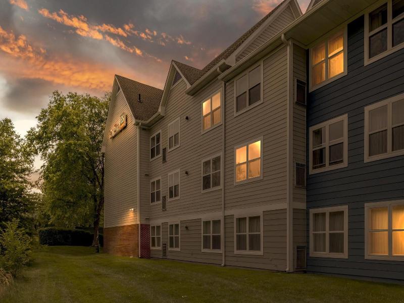 Sonesta ES Suites Fairfax Fair Lakes image