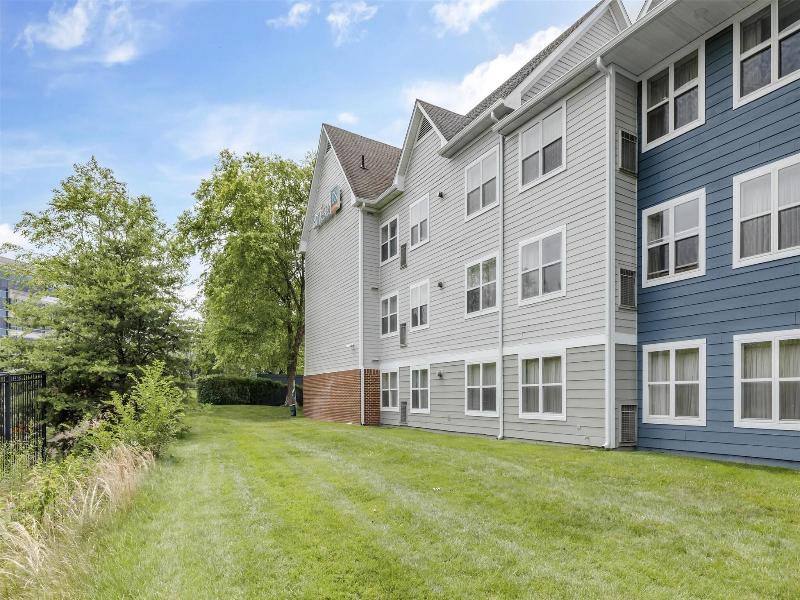 Sonesta ES Suites Fairfax Fair Lakes image