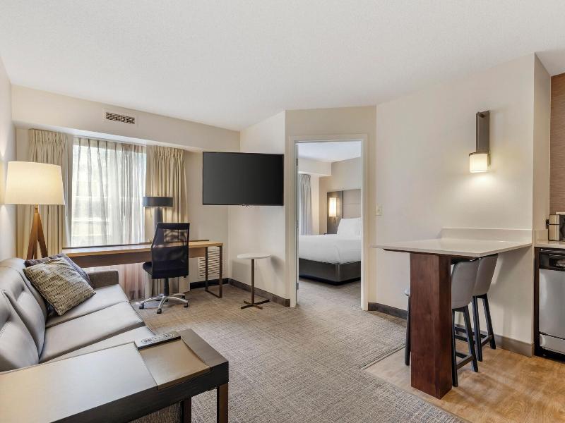 Sonesta ES Suites Fairfax Fair Lakes image