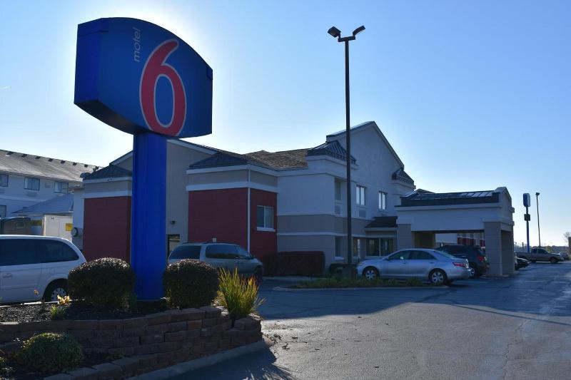 Motel 6 Anderson, IN - Indianapolis image