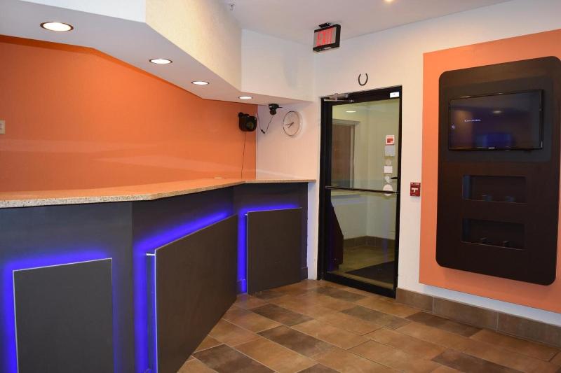 Motel 6 Anderson, IN - Indianapolis image