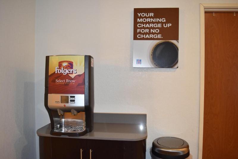 Motel 6 Anderson, IN - Indianapolis image