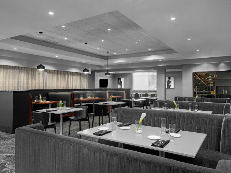 Renaissance Indianapolis North Hotel image