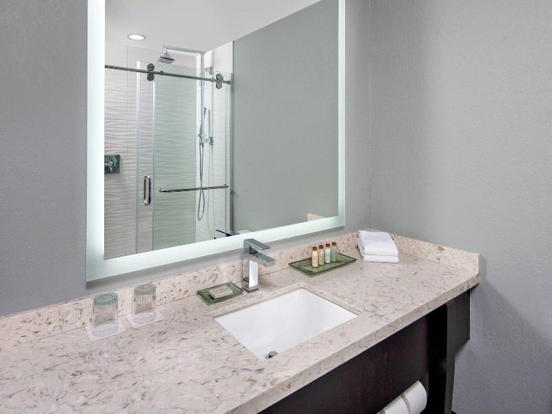 Renaissance Indianapolis North Hotel image