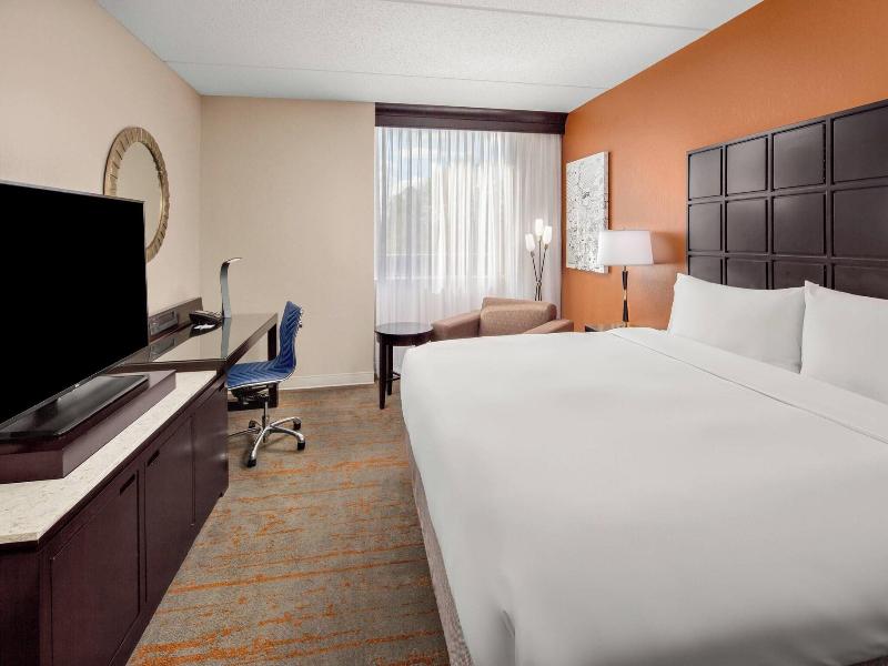 Renaissance Indianapolis North Hotel image