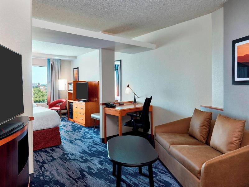 Fairfield Inn & Suites Indianapolis Downtown image