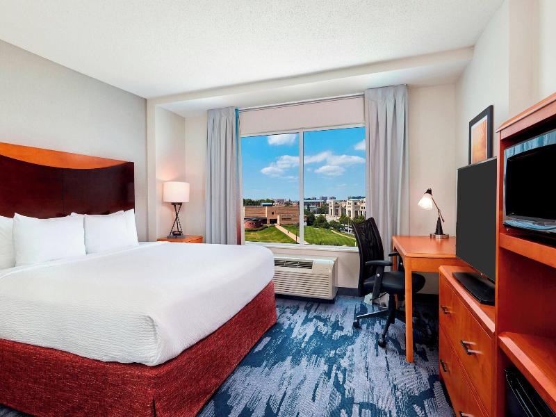 Fairfield Inn & Suites Indianapolis Downtown image