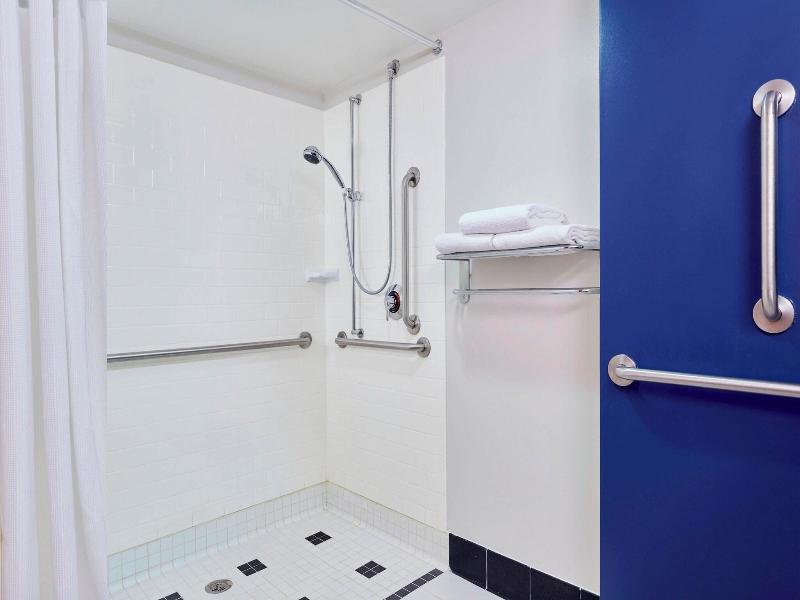 Fairfield Inn & Suites Indianapolis Downtown image