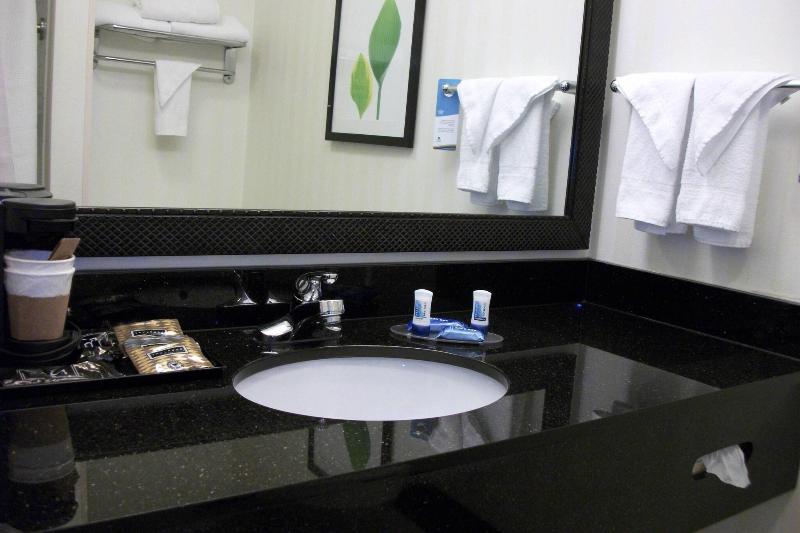 Fairfield Inn & Suites Seymour image