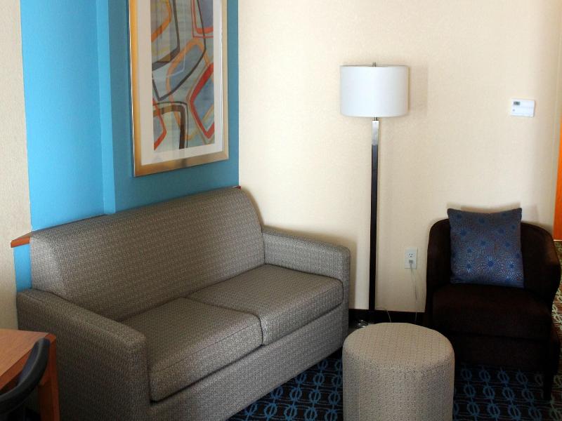 Fairfield Inn & Suites Seymour image