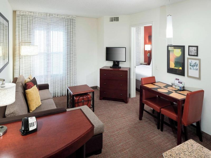 SUITE KING BED ONE BEDROOM — photo 16