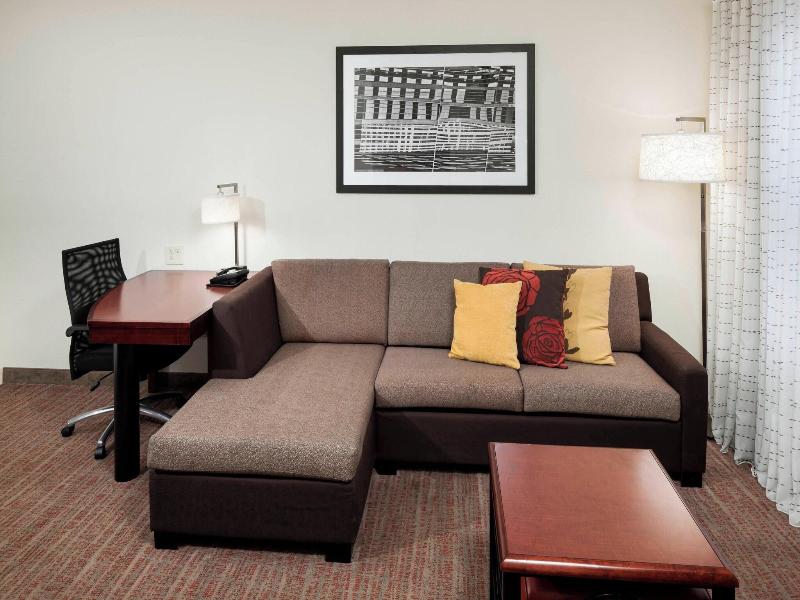 SUITE KING BED ONE BEDROOM — photo 11