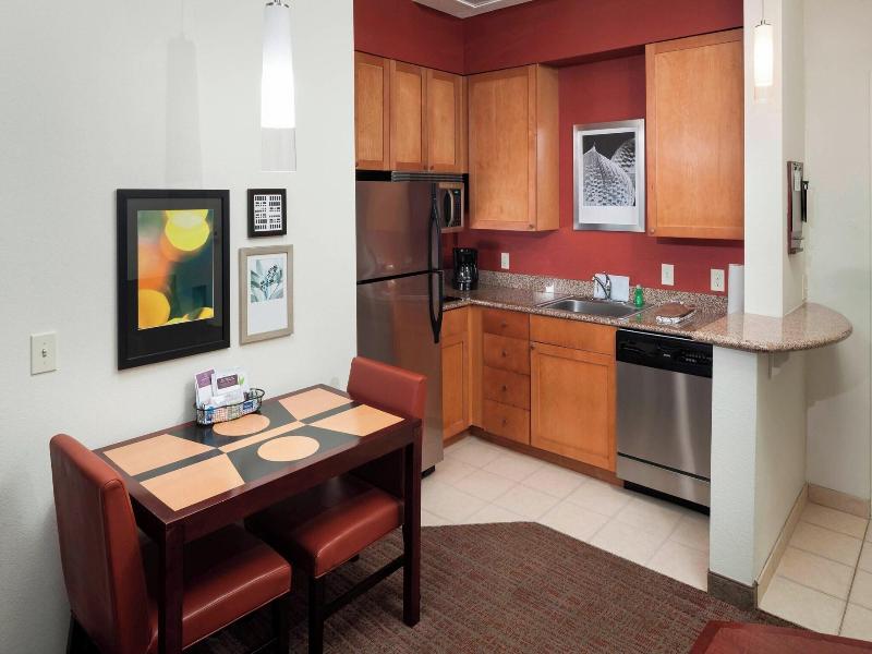 SUITE TWO DOUBLE BEDS — photo 10