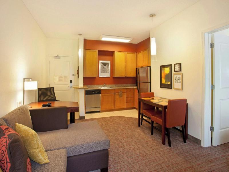 SUITE TWO DOUBLE BEDS — photo 9