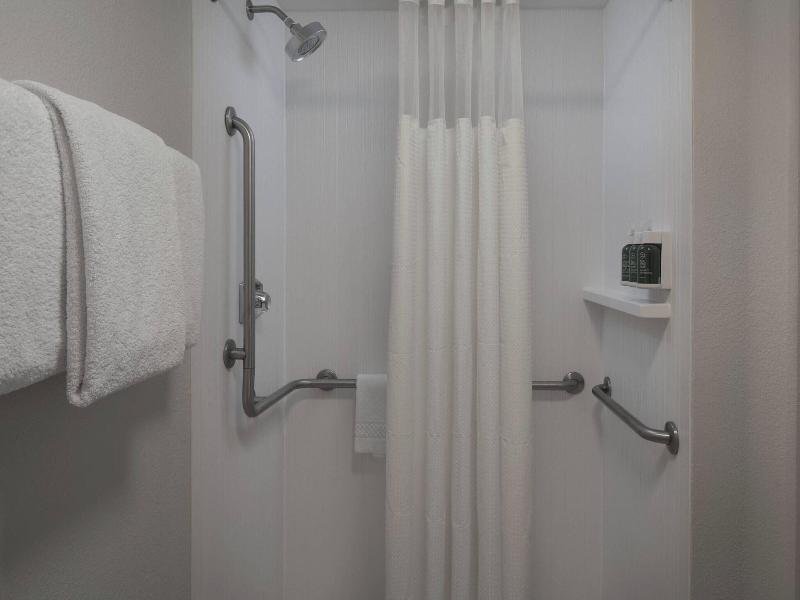 DOUBLE Accessible KING SIZE BED — photo 4