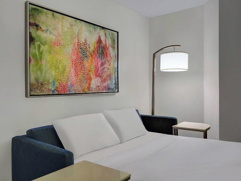 SUITE TWO QUEEN BEDS