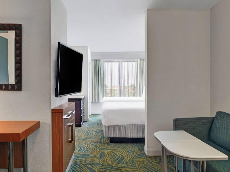SUITE TWO QUEEN BEDS — photo 11