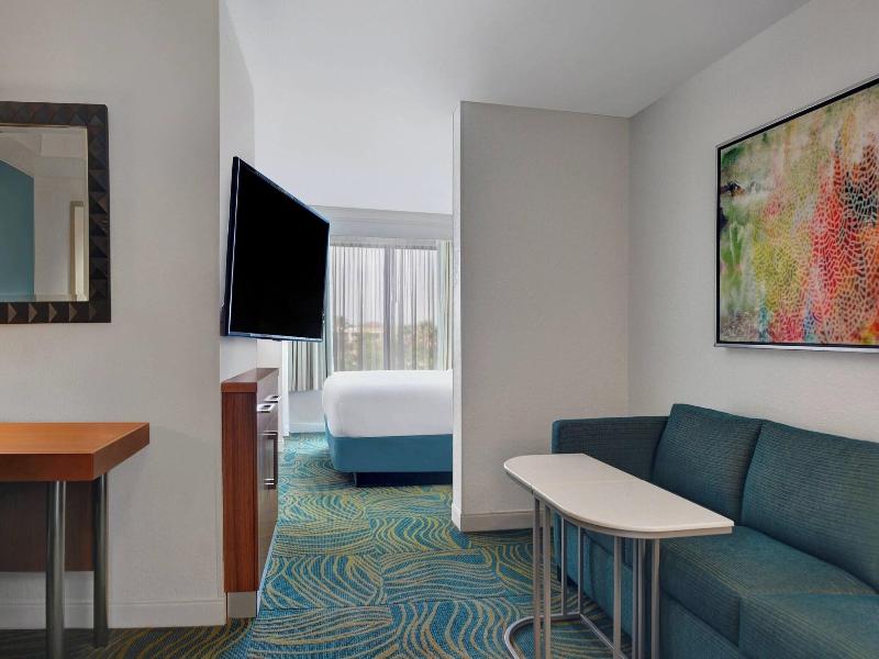SUITE TWO QUEEN BEDS