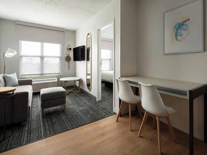 Suite, 1 Bedroom (1 King Bed)
