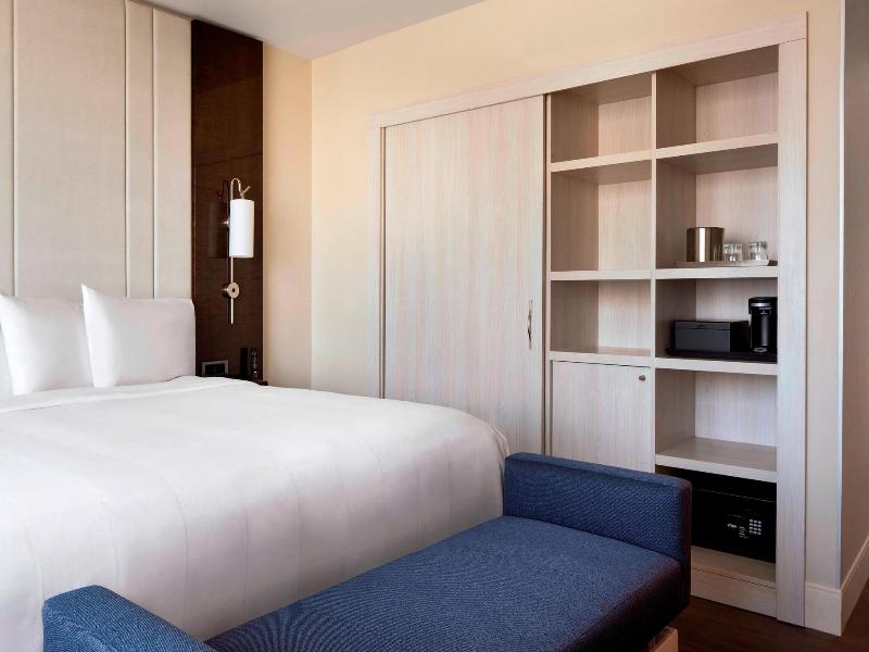 Irvine Marriott image