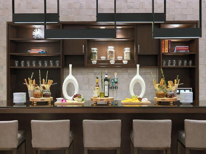 Warner Center Marriott Woodland Hills image
