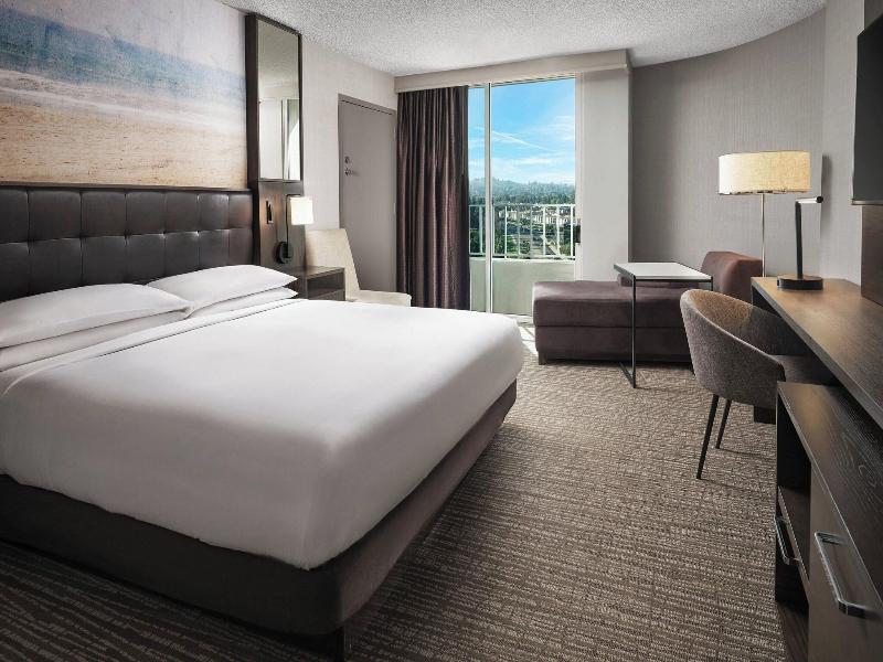 Warner Center Marriott Woodland Hills image