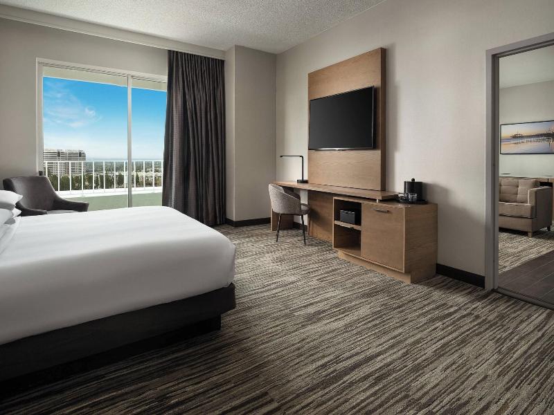 Warner Center Marriott Woodland Hills image