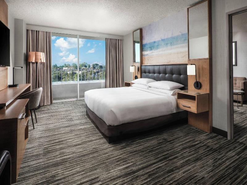 Warner Center Marriott Woodland Hills image